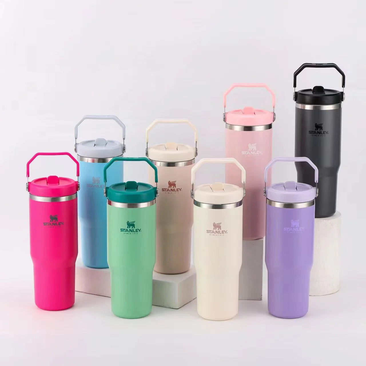 Stanley IceFlow Flip Straw Tumbler | 30 OZ (900 ml)